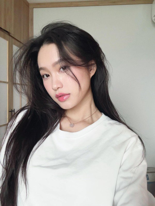 Doãn Hải My cũng đồng hành với ông xã trong suốt quá trình tập phục hồi chấn thương.
