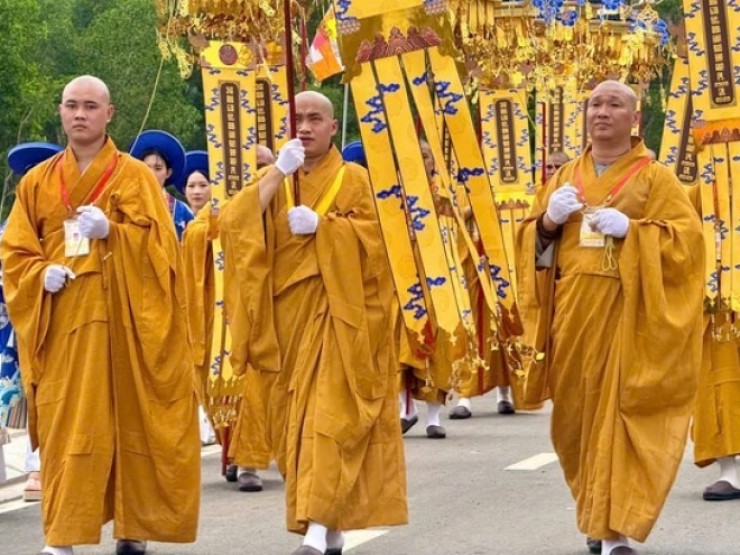 Những hình ảnh cung rước Xá lợi Đức Phật về Bình Chánh