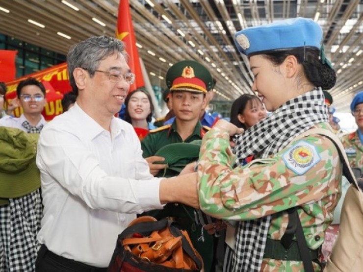 TPHCM chia tay các lực lượng tham gia Lễ diễu binh, diễu hành 30/4