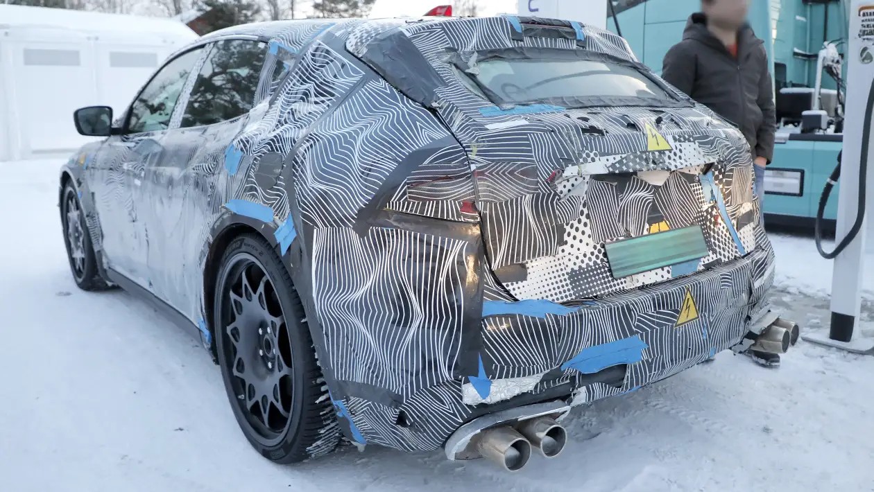Xe điện đầu tiên của Ferrari Elettrica bị bắt gặp trên đường thử - 3