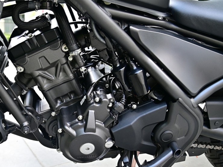 Ngắm 2025 Honda Rebel 300 E-Clutch mới ra mắt thị trường - 5