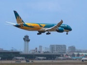 Kinh doanh - Được mua 50 tàu bay, Vietnam Airlines đang kinh doanh ra sao?