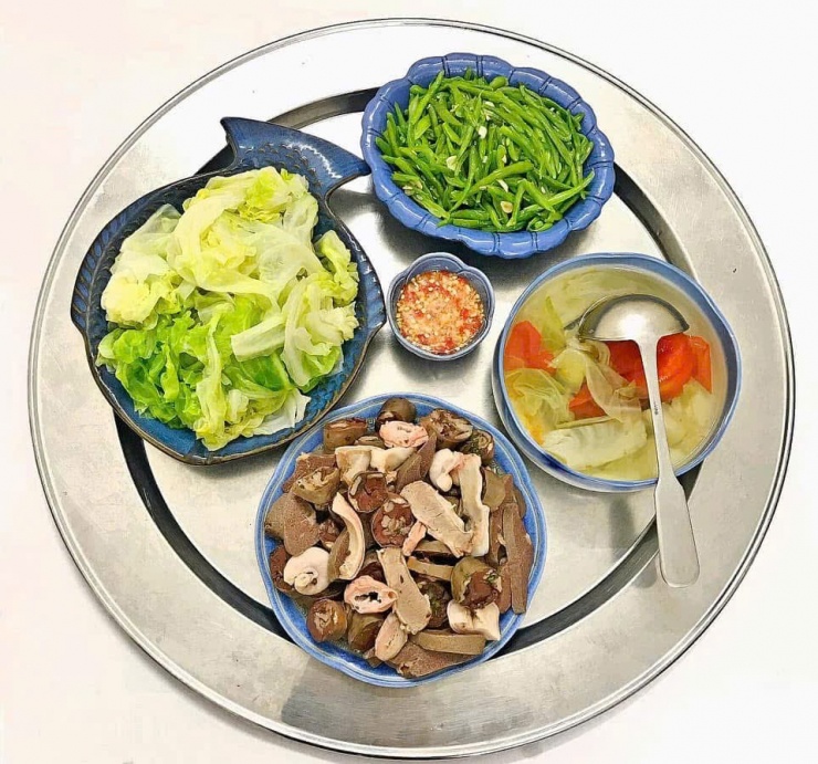 Mâm cơm này, bao nhiêu người từng ao ước?