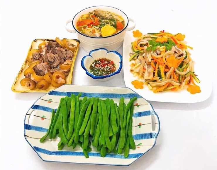 Bận rộn đến đâu, cũng đừng bỏ quên bữa cơm gia đình.