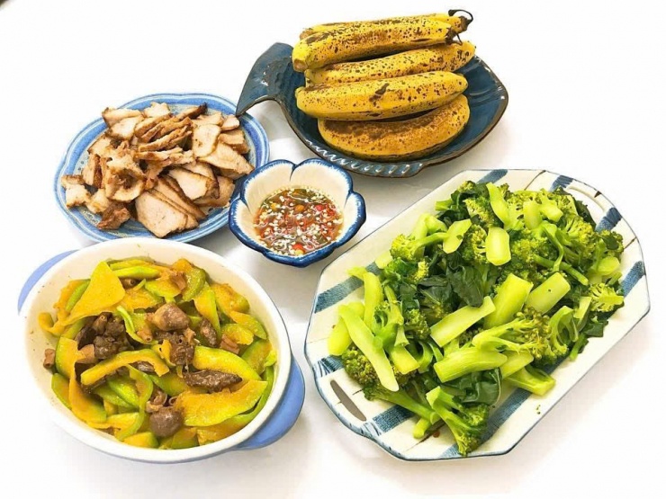 Có một thứ hạnh phúc rất lặng lẽ – đó là mâm cơm đủ đầy.