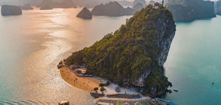 Đảo Ti Tốp. Ảnh: Crystal Bay