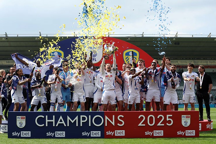 Kịch tính 2 đội lên Ngoại hạng Anh cùng được 100 điểm, đút túi ít nhất 135 triệu bảng