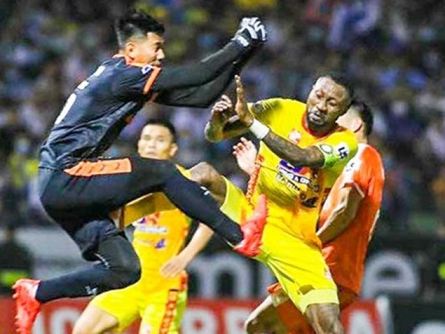 Nghịch lý Hoàng Vũ Samson với bóng đá Việt Nam