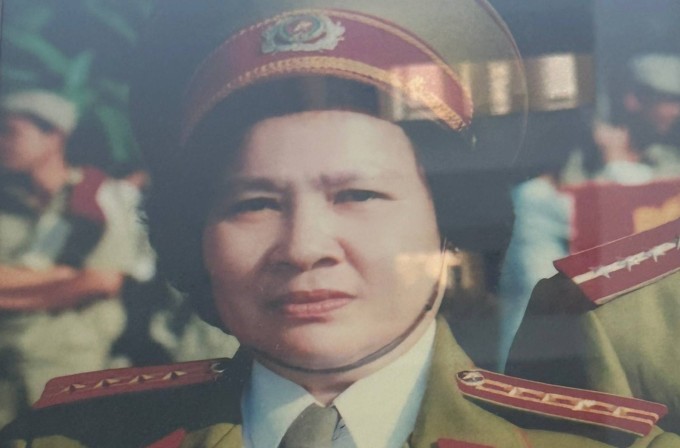 Đại tá Đoàn Thị Thu - Trưởng Công an quận Tân Bình, khi được phong tặng danh hiệu Anh hùng Lực lượng vũ trang nhân dân. Ảnh: Nhân vật cung cấp