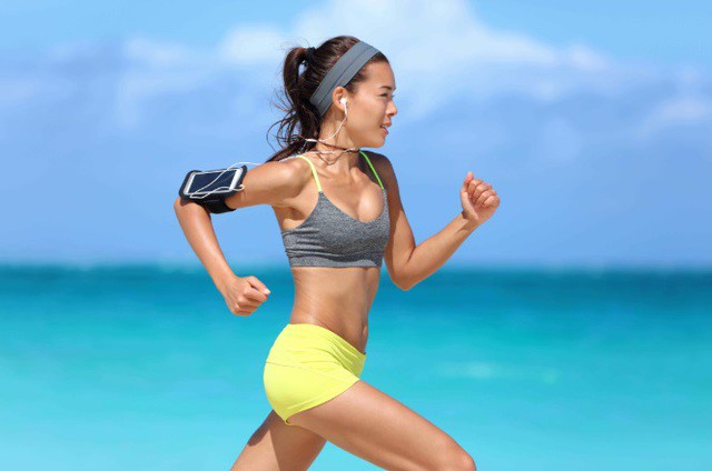 Tập thể dục cường độ cao giúp cơ thể nhanh chóng giảm cân, có được vòng eo săn chắc.