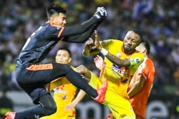 Nghịch lý Hoàng Vũ Samson với bóng đá Việt Nam