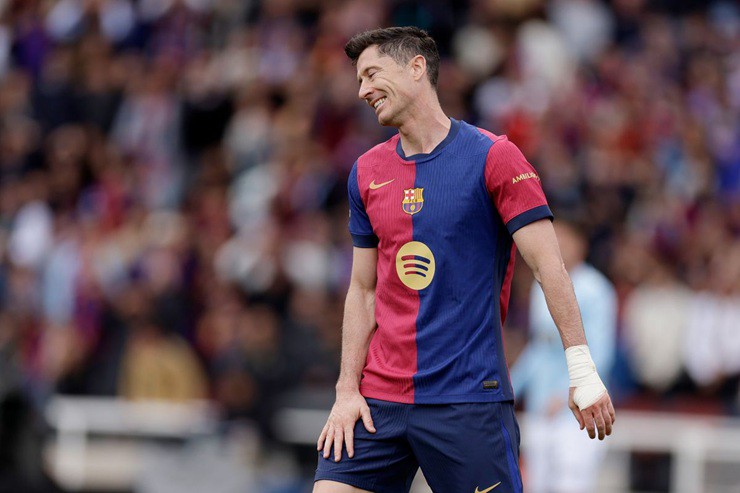 Lewandowski đang phải chạy đua với thời gian