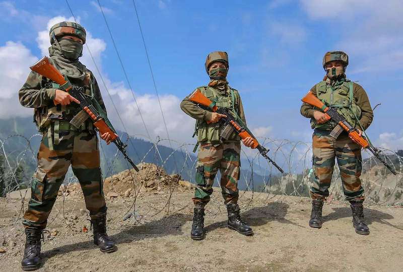 Binh sĩ Ấn Độ ở biên giới với Pakistan (ảnh: Indiasentinels)