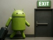 Google như ngồi trên đống lửa khi nhiều hãng điện thoại lớn muốn từ bỏ Android