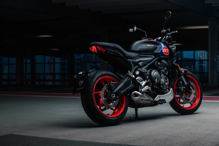 Tuyệt đẹp ấn bản đặc biệt 2026 Triumph Trident Triple Tribute - 3