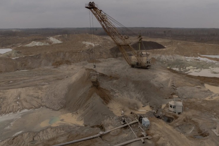 Một mỏ titan lộ thiên ở vùng Zhytomyr, Ukraine, tháng 2/2025. Ảnh: Getty Images