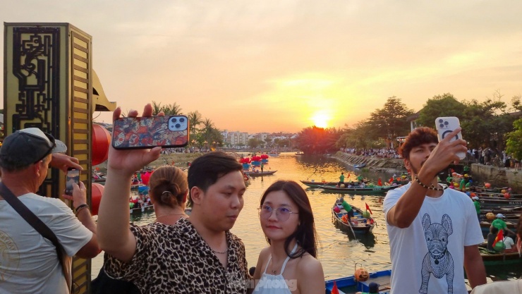 Mê đắm hoàng hôn cực chill giữa lòng Hội An - 8