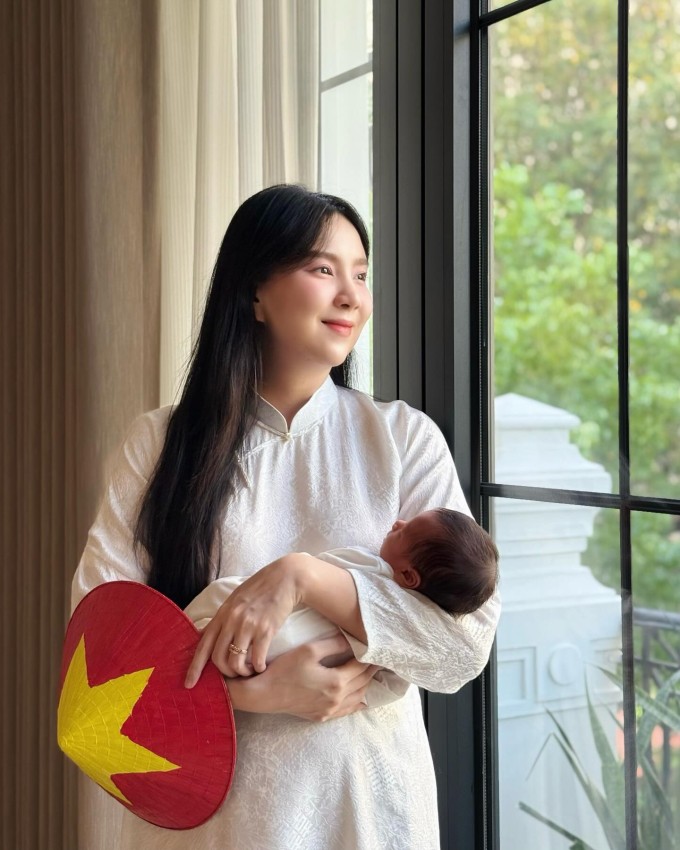 Sắc vóc Mai Ngọc sau sinh con đầu lòng.