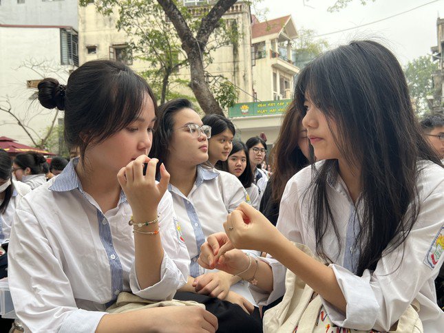 Trách nhiệm của thí sinh trong Kỳ thi Tốt nghiệp THPT và những vật dụng bị cấm mang vào phòng thi - 1