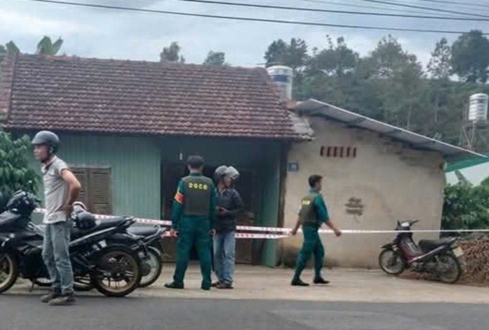Lực lượng chức năng phong tỏa hiện trường vụ việc.