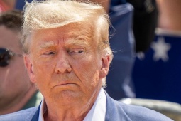 Thị trường chứng khoán Mỹ ra sao dưới thời ông Trump và các đời tổng thống khác