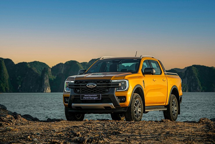 Giá xe Ford Ranger tháng 5/2025, ưu đãi 50% lệ phí trước bạ