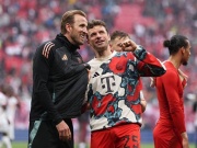 Bi hài Kane ăn mừng hụt với Bayern dù được đặc cách, khi nào có thể nâng cúp Bundesliga?