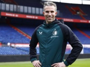 Cựu sao MU Van Persie làm HLV lập kỳ tích 56 năm ở giải Hà Lan