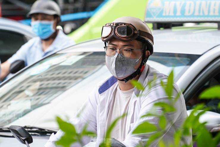 Hà Nội: Dân công sở không thể &#39;vượt&#39; 5km trong một tiếng để tới cơ quan vì tắc đường - 12