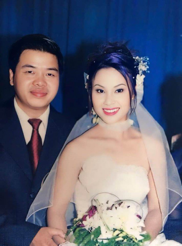 Không chỉ sự nghiệp thăng hoa, nam ca sĩ còn có một gia đình bình yên hạnh phúc với người vợ tâm lý và là hậu phương vững vàng. Đăng Dương khẳng định việc theo đuổi đam mê nghiêm túc, sự khổ luyện và sự ủng hộ của vợ là những yếu tố giúp anh có được thành công hiện tại.
