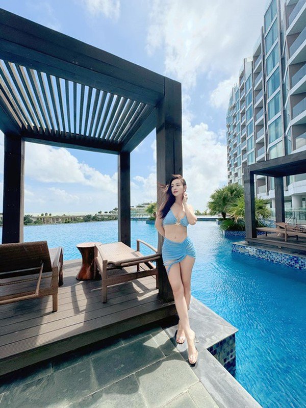 Không chỉ có vóc dáng gợi cảm, Jennifer Phạm còn sở hữu làn da trắng không tỳ vết.