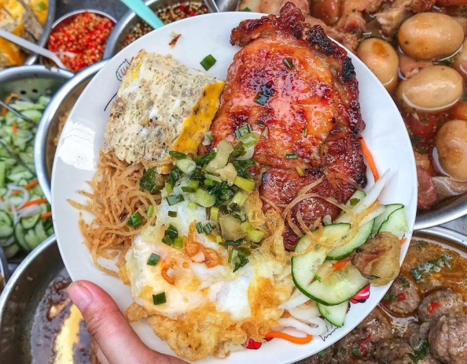 Cơm tấm phổ biến ở TP HCM. Ảnh: Diadiemanuong