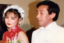 Ca sĩ Hồng Hạnh thông báo ly hôn chồng doanh nhân hơn 18 tuổi