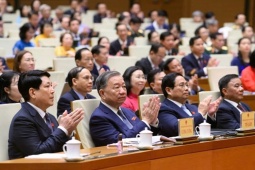 Quốc hội khai mạc, bắt đầu xem xét sửa Hiến pháp