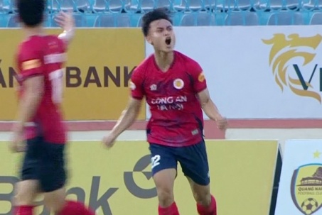 Video bóng đá Quảng Nam - Công an Hà Nội: Tưng bừng 3 bàn (V-League)