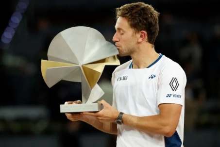 Ruud phá dớp với "số 7 may mắn", lập kỷ lục đỉnh cao ở Madrid Open