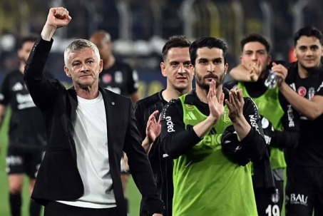 Solskjaer chấm dứt giấc mơ vô địch của Mourinho, "Người đặc biệt" đổ lỗi