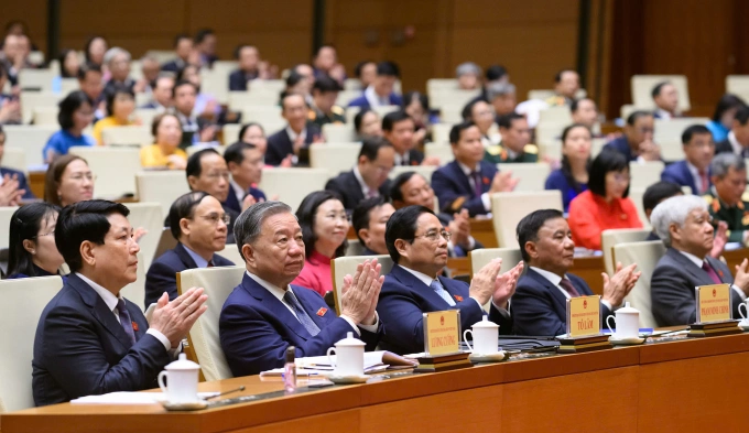 Từ trái qua: Chủ tịch nước Lương Cường, Tổng Bí thư Tô Lâm, Thủ tướng Phạm Minh Chính, Thường trực Ban Bí thư Trần Cẩm Tú, Chủ tịch Mặt trận Tổ quốc Đỗ Văn Chiến. Ảnh:&nbsp;Hoàng Phong