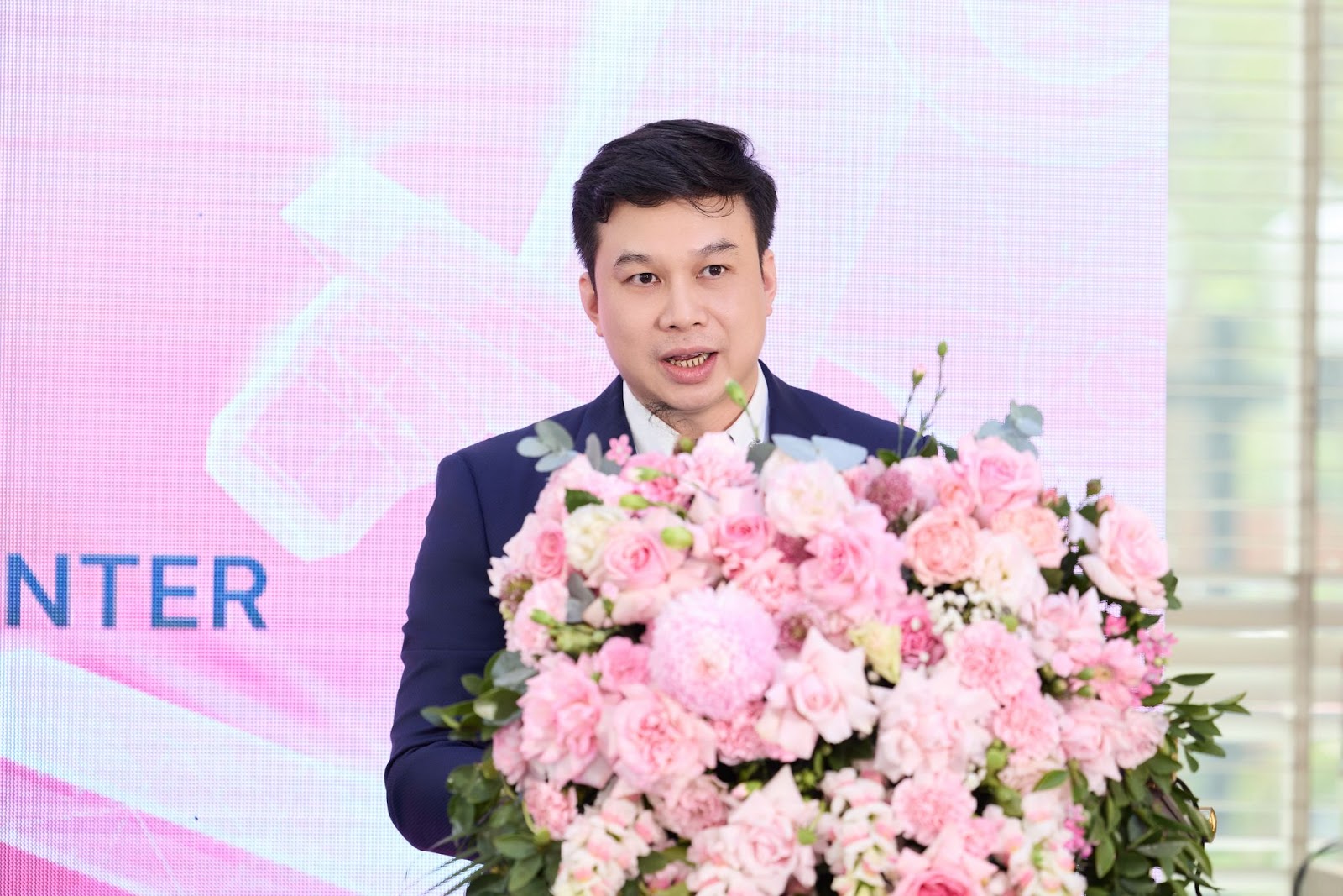 Bác sĩ Tăng Đức Cương - người tiên phong ứng dụng Piezo ICSI tại Việt Nam