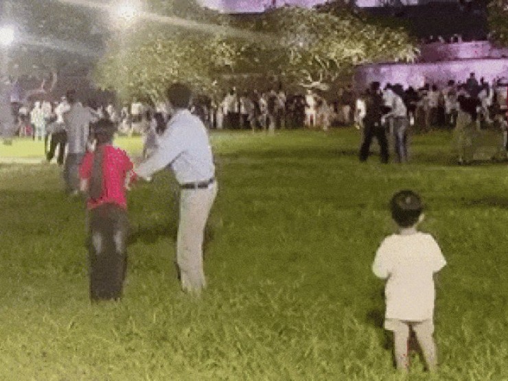 Dân mạng nói gì sau lần thứ 3 đơn vị "khai hỏa" súng thần công xin lỗi?
