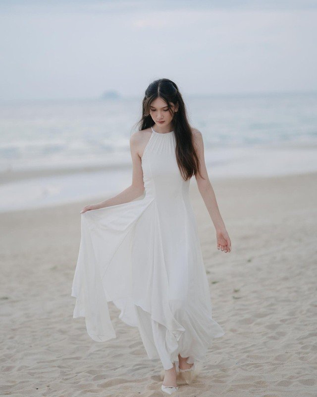 Thời gian gần đây, Thanh Giang thường xuyên chia sẻ nhiều hình ảnh mang phong cách trưởng thành, phóng khoáng.