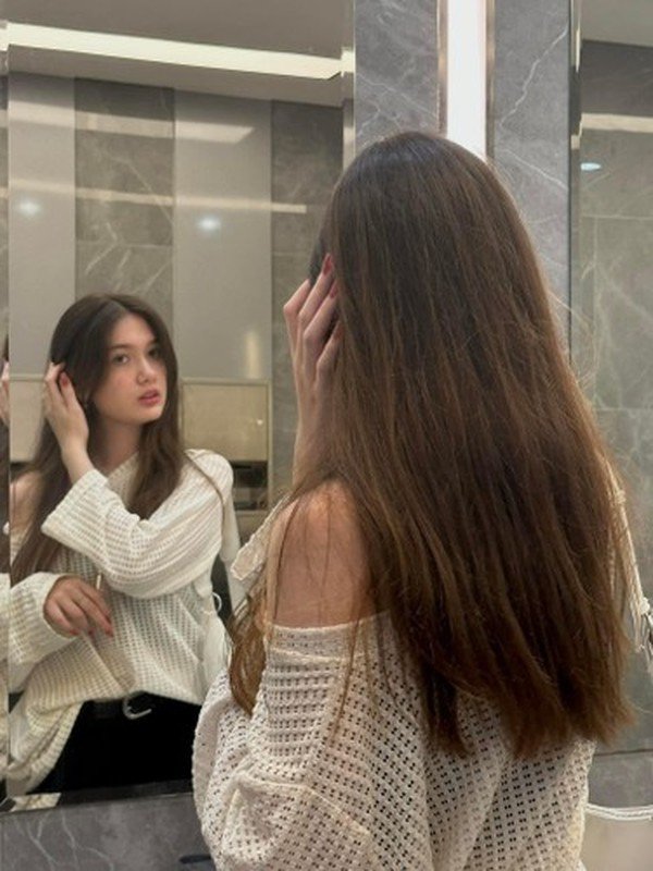 Thanh Giang lớn lên ở Nga và trở về Việt Nam sinh sống vài năm gần đây. Là con út trong gia đình, cô được hai anh trai, đặc biệt là Đặng Văn Lâm, chiều chuộng.