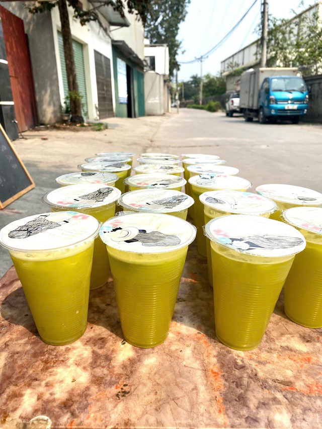 Nước mía được nhiều người ưa chuộng vì hương vị thơm ngon, giúp giải khát mùa hè.