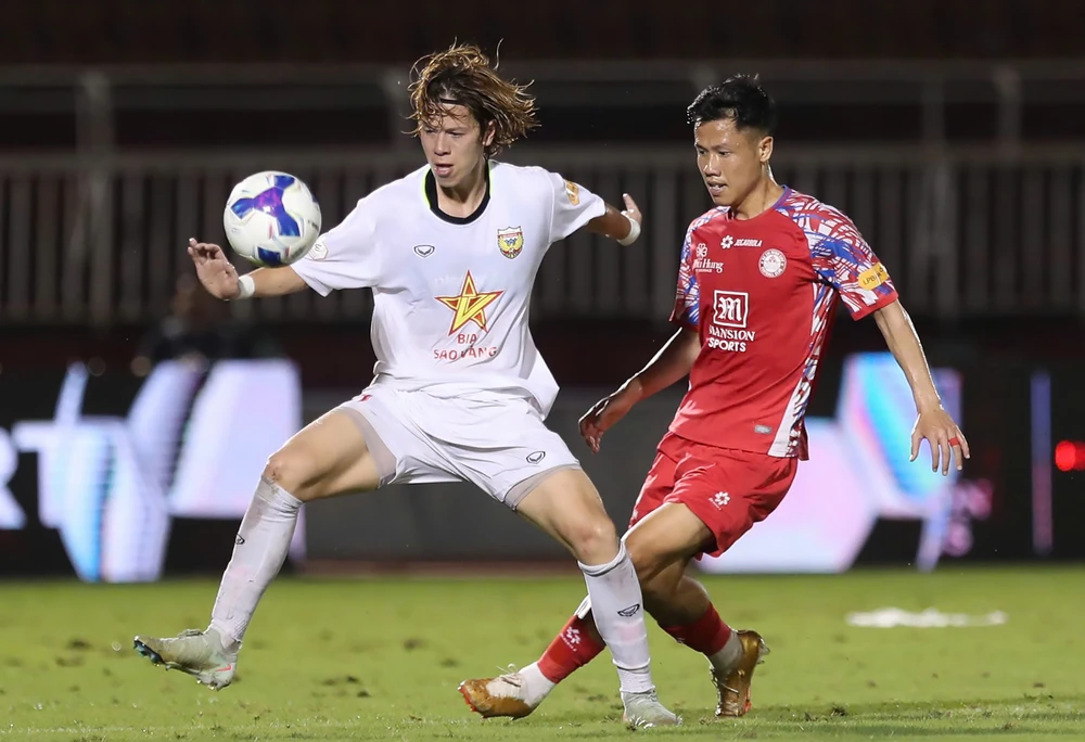 Viktor Lê chơi ngày càng ổn định trong màu áo Hà Tĩnh. Ảnh: CCT.