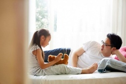 Trẻ không được mẹ chăm sóc đầy đủ từ nhỏ, lớn lên dễ mắc 3 vấn đề tâm lý sau