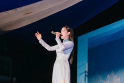  " Viết tiếp câu chuyện hòa bình "  gây bão mạng, Duyên Quỳnh kiếm được bao nhiêu tiền từ Youtube?