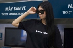 Bất ngờ với visual con gái siêu mẫu Bình Minh khi làm mẫu ảnh, thần thái được khen đúng chuẩn " con nhà nòi "