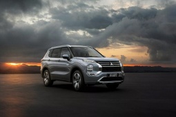 Giới yêu xe nói gì về tin đồn Mitsubishi có thể bỏ dòng Outlander ở Việt Nam?