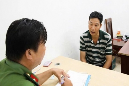Công an triệu tập người đập phá ô tô, hăm dọa tài xế trên đường phố ở Cần Thơ