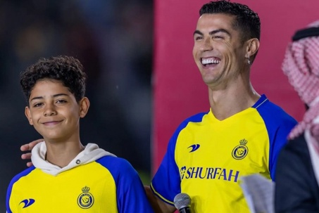 Con trai Ronaldo được gọi lên tuyển trẻ Bồ Đào Nha, CR7 hãnh diện